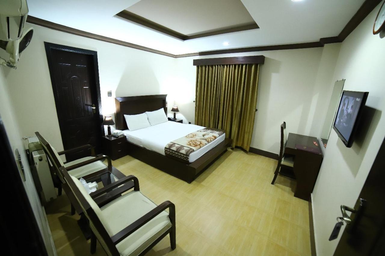 Midtown Hotel Rawalpindi Ngoại thất bức ảnh