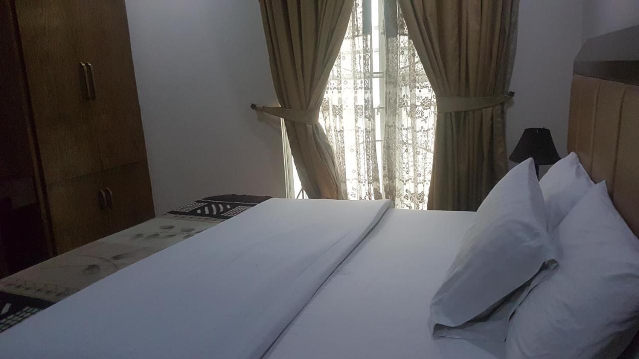 Midtown Hotel Rawalpindi Ngoại thất bức ảnh