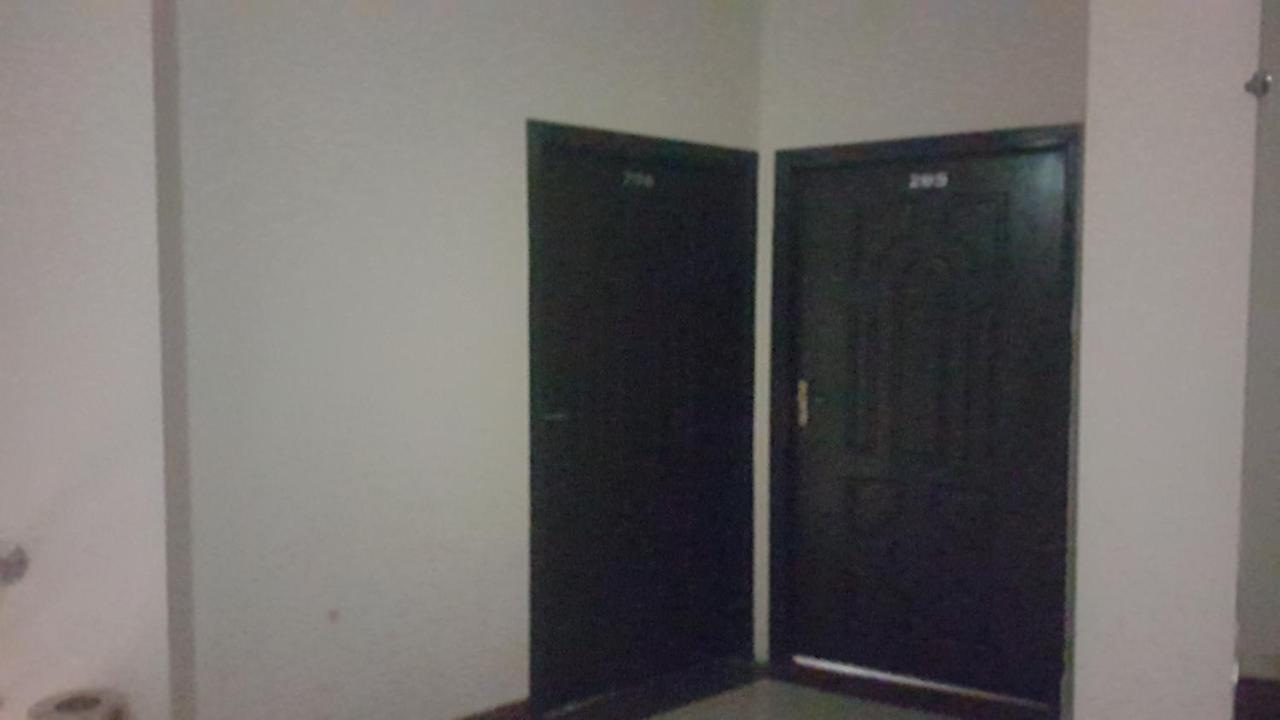 Midtown Hotel Rawalpindi Ngoại thất bức ảnh