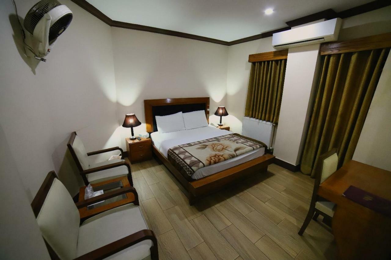 Midtown Hotel Rawalpindi Ngoại thất bức ảnh